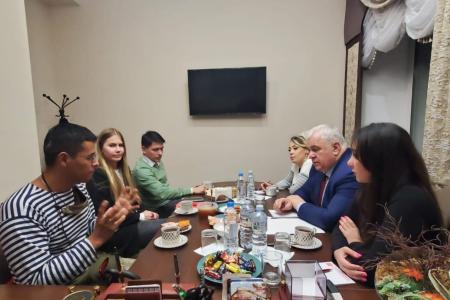 К.К. Тайсаев встретился с депутатом Конгресса Перу от левой партии «Свободная Перу» А. Рейесом Камой