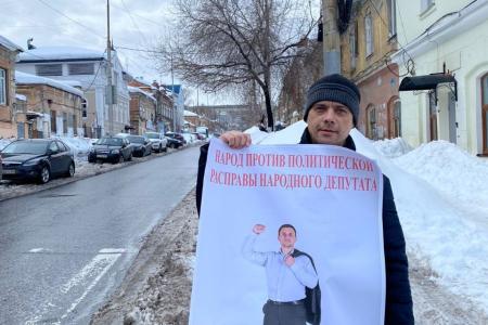 Саратовские коммунисты провели пикеты в поддержку Николая Бондаренко