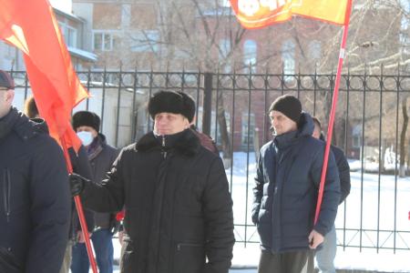 Торжественным возложением цветов отметили коммунисты Приамурья 104-ю годовщину Советской Армии и Военно-морского флота