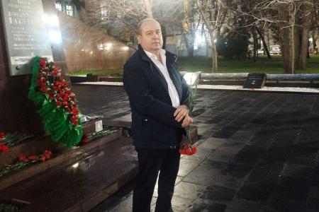 Краснодарский край, город-герой Новороссийск. Активисты КПРФ и ЛКСМ почтили память моряков-десантников