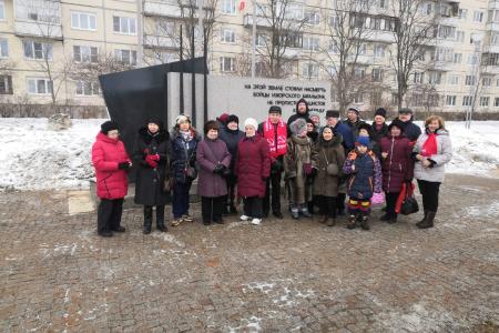 Санкт-Петербург. Коммунисты отметили день создания народной армии