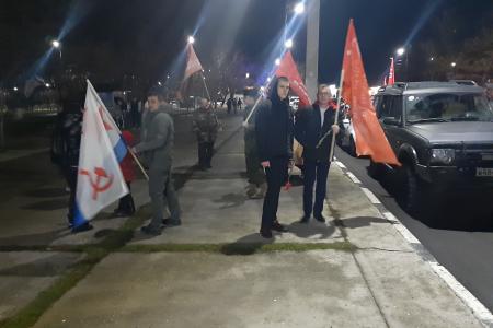 Краснодарский край, город-герой Новороссийск. Активисты КПРФ и ЛКСМ почтили память моряков-десантников