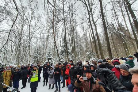 Москва. Сотни жителей Троицка сказали решительное "НЕТ" вырубке леса!