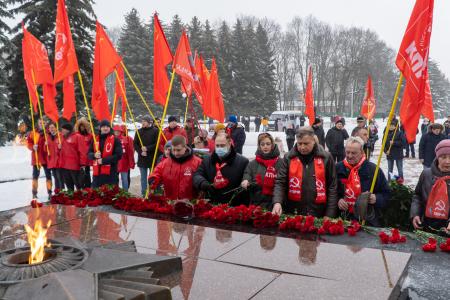 Коммунисты Курской области приняли участие в торжественных мероприятиях, посвященных 79-й годовщине освобождения города Курска от немецко-фашистских захватчиков