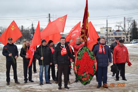 Нижегородские коммунисты возложили венок и цветы к Вечному Огню