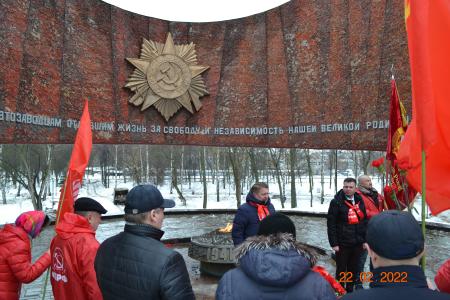 Нижегородские коммунисты возложили венок и цветы к Вечному Огню