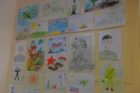 Новосибирская область. Ренат Сулейманов наградил победителей конкурса детского рисунка