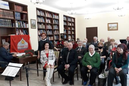 Депутат Городской Думы города Калуги от КПРФ Марина Костина поздравила калужан с Днём Защитника Отечества