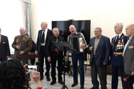 Депутат Городской Думы города Калуги от КПРФ Марина Костина поздравила калужан с Днём Защитника Отечества