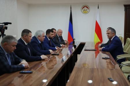 Рабочая поездка Казбека Тайсаева в Северную и Южную Осетию