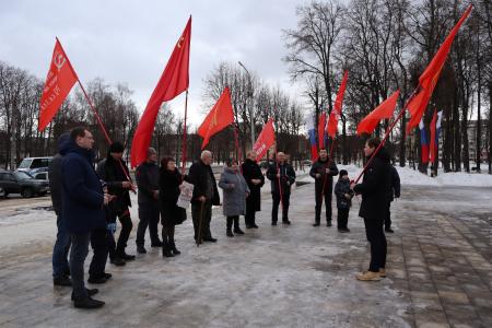 В Орле состоялся автопробег в честь 104-ой годовщины создания Рабоче-крестьянской Красной армии