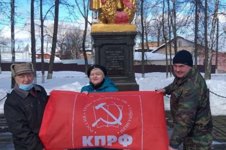 Тульские коммунисты и комсомольцы почтили память участников Первой мировой, Гражданской и Великой Отечественной войн