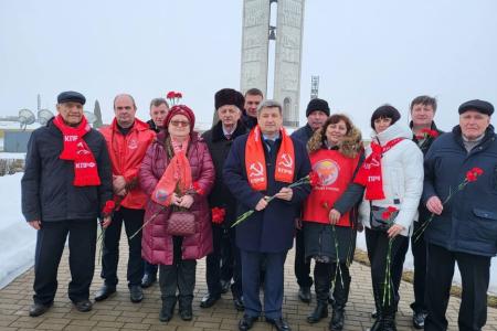 Коммунисты Белгородской области достойно отметили День Советской Армии и Военно-морского флота