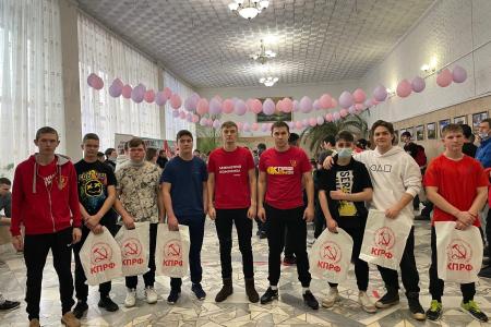 В Самарской области прошел турнир по армреслингу, организованный КПРФ и ЛКСМ