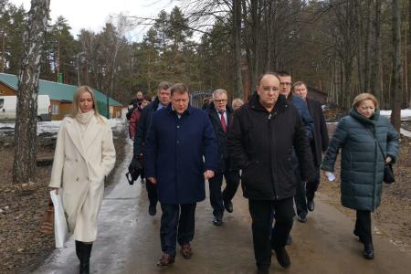 Московская область. Депутаты-коммунисты Александр Наумов и Олег Емельянов посетили лагерь беженцев в Тарбушево