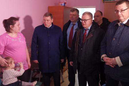 Московская область. Депутаты-коммунисты Александр Наумов и Олег Емельянов посетили лагерь беженцев в Тарбушево