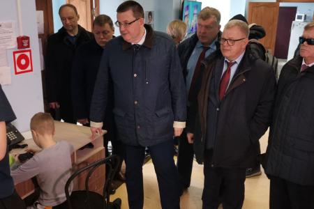 Московская область. Депутаты-коммунисты Александр Наумов и Олег Емельянов посетили лагерь беженцев в Тарбушево