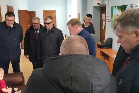 Московская область. Депутаты-коммунисты Александр Наумов и Олег Емельянов посетили лагерь беженцев в Тарбушево