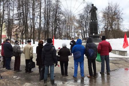 Коммунисты города Иваново почтили память И.В. Сталина