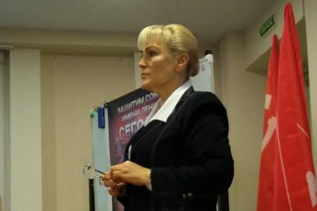 Советник Председателя ЦК КПРФ Маргарита Образцова в Новгородском областном отделении КПРФ провела партийный семинар по работе в социальных сетях