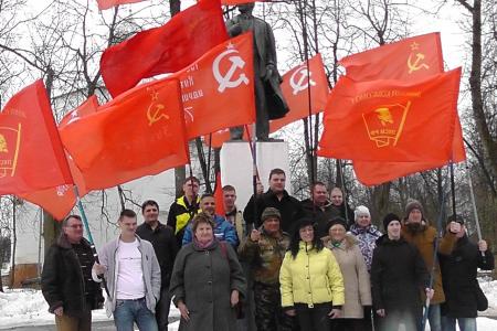 Новгородские коммунисты провели патриотический автопробег в поддержку российской армии "За мир без нацизма"