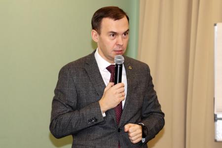Юрий Афонин – слушателям ЦПУ: КПРФ предлагает программу, которая защитит экономику от западных санкций
