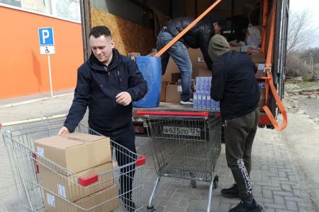 Кубанские коммунисты доставили гуманитарный груз для эвакуированных жителей Донбасса в Ростов-на-Дону