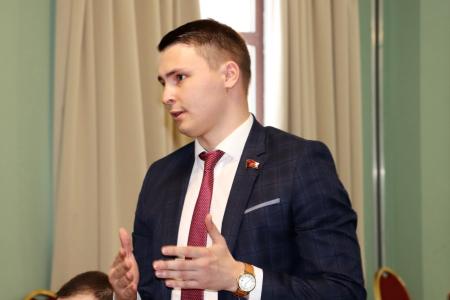 Юрий Афонин – слушателям ЦПУ: КПРФ предлагает программу, которая защитит экономику от западных санкций
