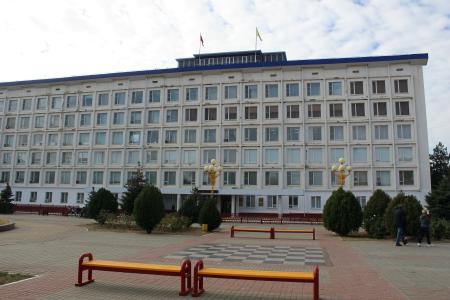 Депутат-коммунист Николай Нуров принял участие в обсуждении вопросов на сессии парламента Калмыкии