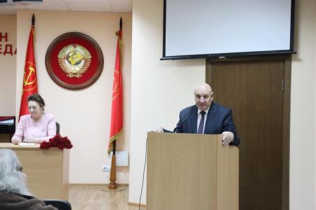 В Сталинградском обкоме КПРФ прошла презентация книги Ю. А. Теплинского «200 любопытных историй из жизни товарища Сталина»
