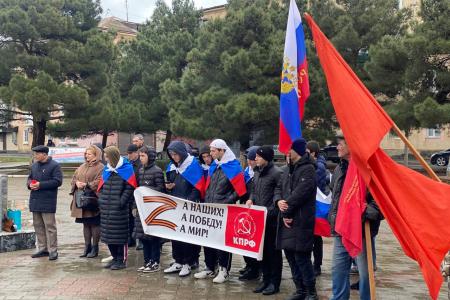 Коммунисты Дагестана провели автопробеги и митинги