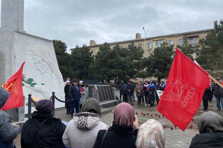 Коммунисты Дагестана провели автопробеги и митинги