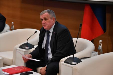 Фракция КПРФ в Госдуме провела парламентские слушания по вопросу развития топливно-энергетического комплекса