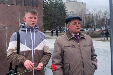 Коммунисты Барнаула провели торжественное мероприятие в честь 152-й годовщины со дня рождения Ленина