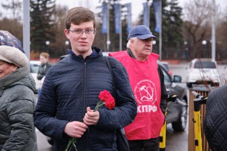 Коммунисты Красноярска отпраздновали 152-ю годовщину со Дня рождения Владимира Ленина
