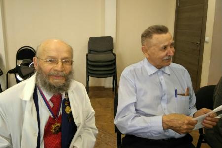 В Великом Новгороде коммунисты и комсомольцы тестировали горожан и гостей на знания истории космонавтики