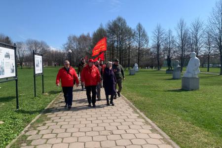 Делу Ленина верны! Подмосковные коммунисты провели субботник в Горках Ленинских