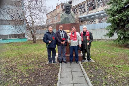 Дело Ленина будет жить в веках! Подмосковные коммунисты почтили память Великого Ленина