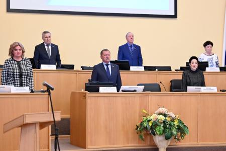 Депутат Тюменской областной Думы Т.Н. Казанцева вручила награды победителям соревнования представительных органов муниципальных образований Тюменской области