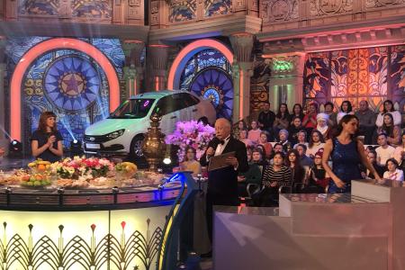 Жители Донбасса получили материальную помощь от КПРФ на передаче «Поле чудес»