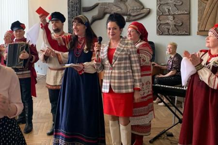 Депутат Городской Думы города Калуги от КПРФ Марина Костина поздравила калужан с Праздником русской песни