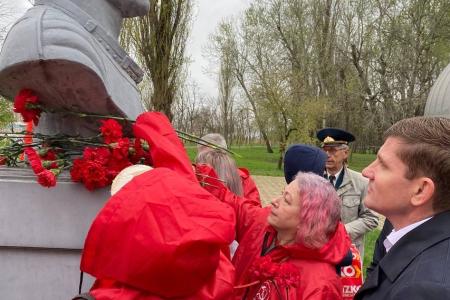 Краснодарский край. Активисты КПРФ и других лево-патриотических сил отметили День космонавтики