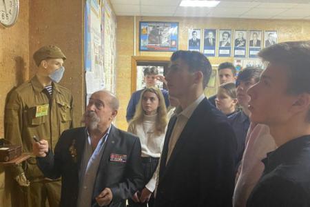 Новосибирская область. Активисты женского движения «Надежда России» проводят уроки мужества