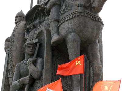 Псковские коммунисты приняли участие в праздничных мероприятиях, посвященных нашей победе на чудском озере в 1242 году