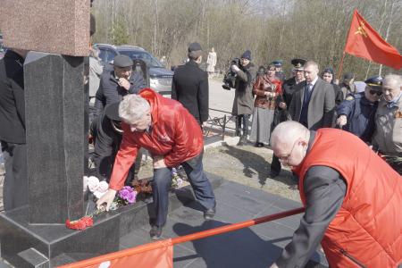 Псковские коммунисты почтили память Героя Советского Союза М.П. Минина