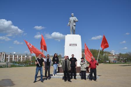 Астраханские коммунисты отметили 152-ю годовщину со дня рождения В.И. Ленина