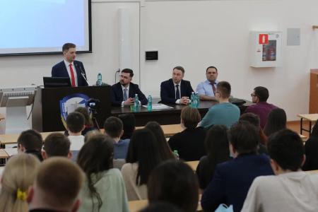 Екатеринбург. Георгий Камнев выступил с лекцией перед студентами УрГЮА