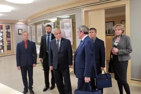 Москва. Депутаты-коммунисты встретились с послом Кубы в России