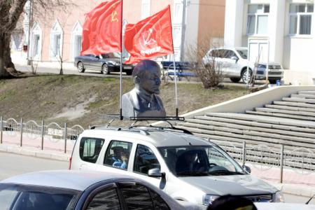 Кинешемские коммунисты в честь дня рождения Ленина провели автопробег «Слава Ленину» и «Ленинский субботник»