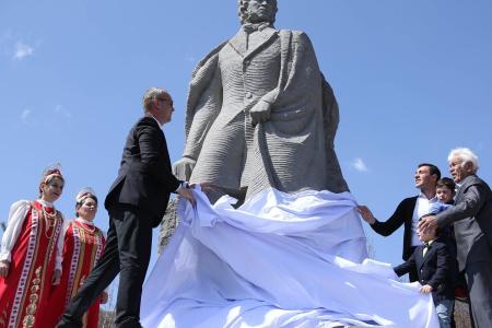 Казбек Тайсаев: «В Армении открыли самый большой памятник Пушкину на Южном Кавказе»